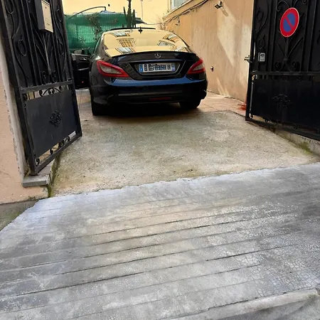 Апартаменти Perle Dazur Jacuzzi Parking Prive 5min Мантон