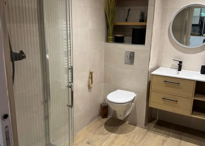 Perle Dazur Jacuzzi Parking Prive 5min アパート